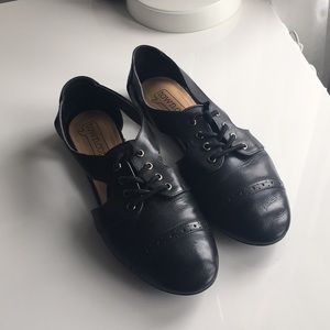 Town shoes Cut out oxfords